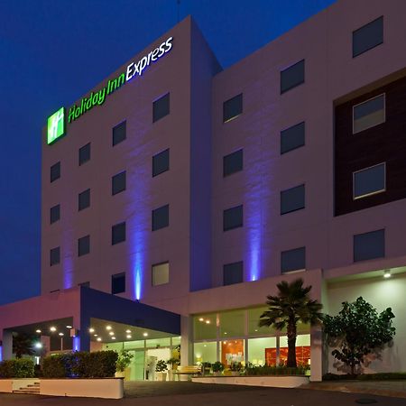 Holiday Inn Express Guadalajara Iteso By Ihg Zapopan Exterior photo