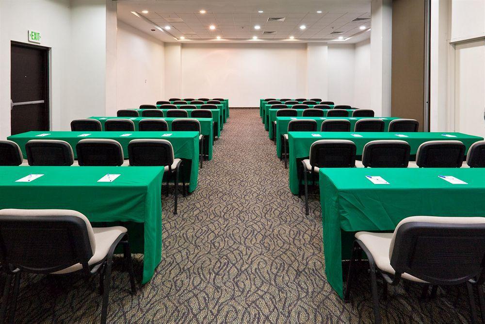 Holiday Inn Express Guadalajara Iteso By Ihg Zapopan Facilities photo