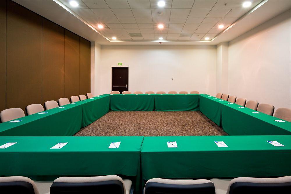 Holiday Inn Express Guadalajara Iteso By Ihg Zapopan Facilities photo