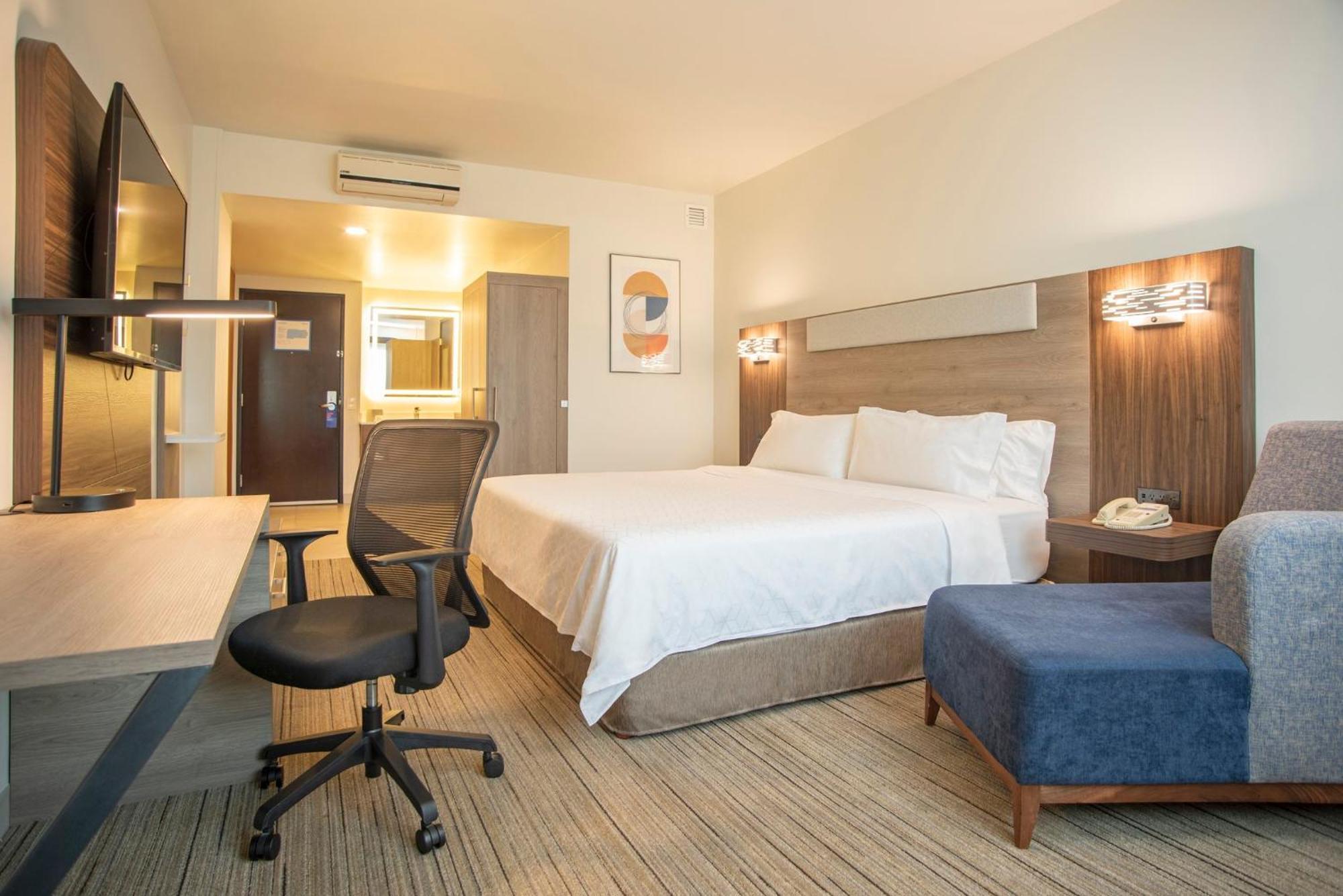 Holiday Inn Express Guadalajara Iteso By Ihg Zapopan Exterior photo